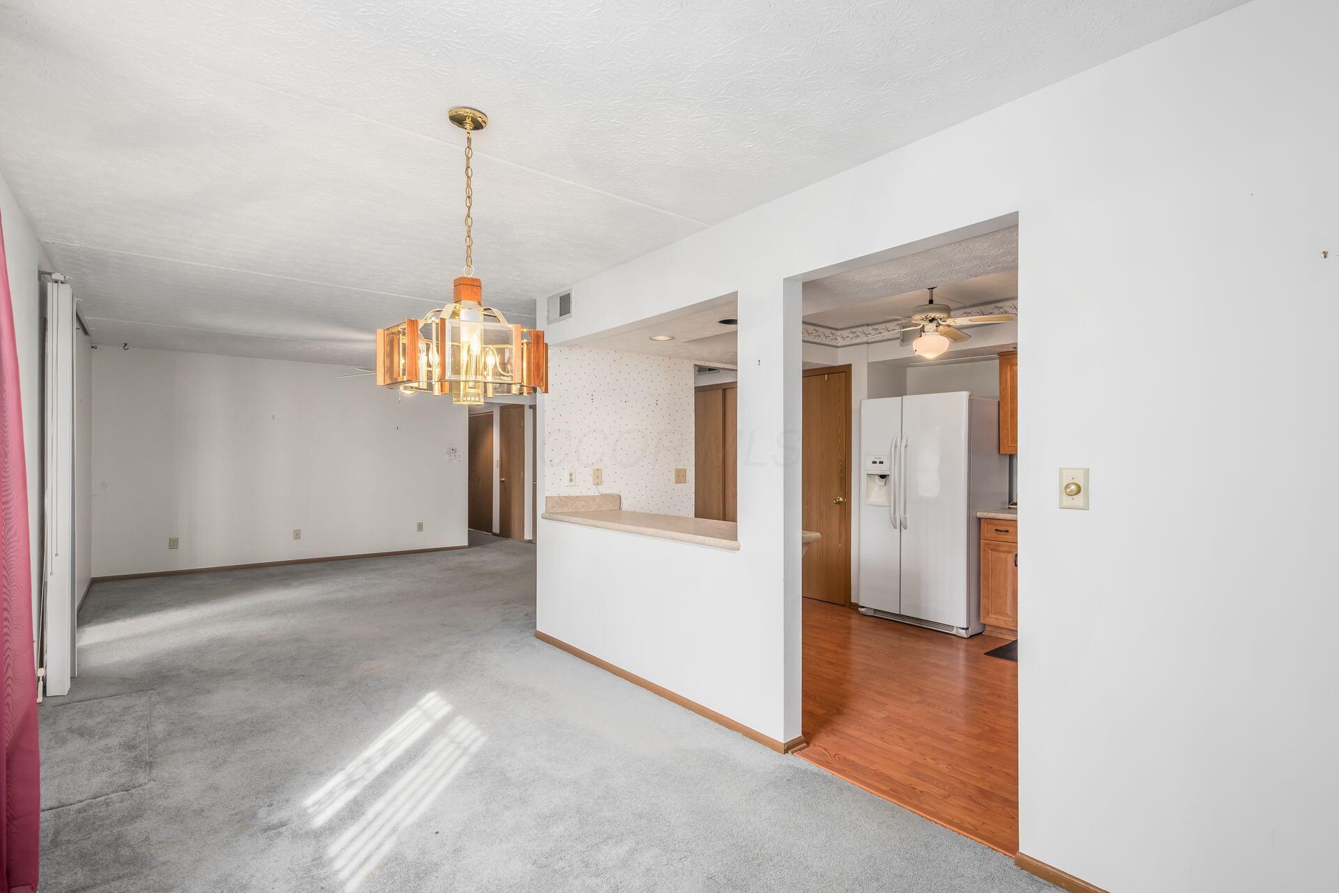 5885 Beechcroft Road, Unit 114 Columbus, OH 43229 - Photo 9 of 31 5885 Beechcroft Road 114