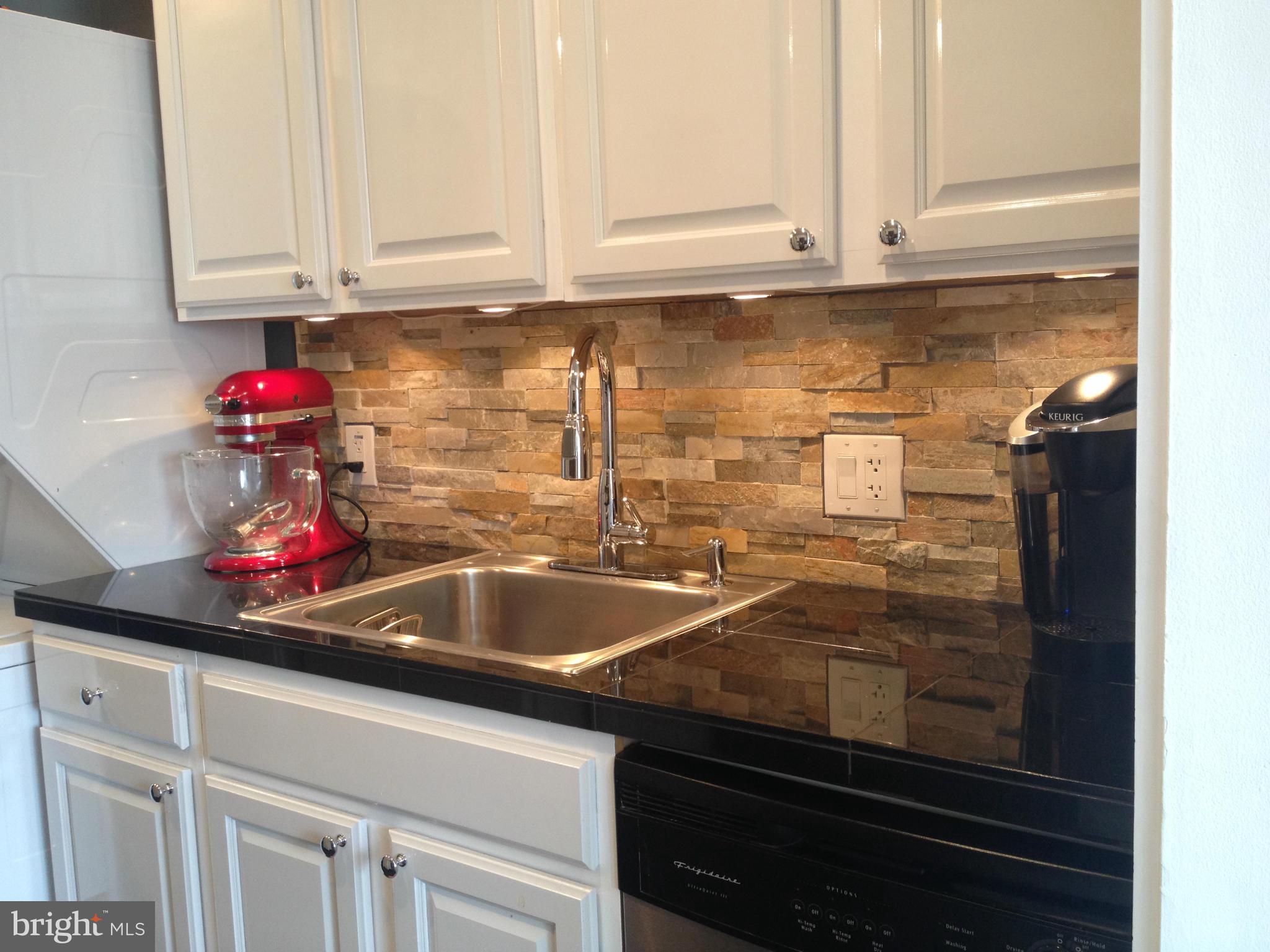 8369 Montgomery Run Road, Unit I Ellicott City, MD 21043 - Photo 11 of 30 Kitchen