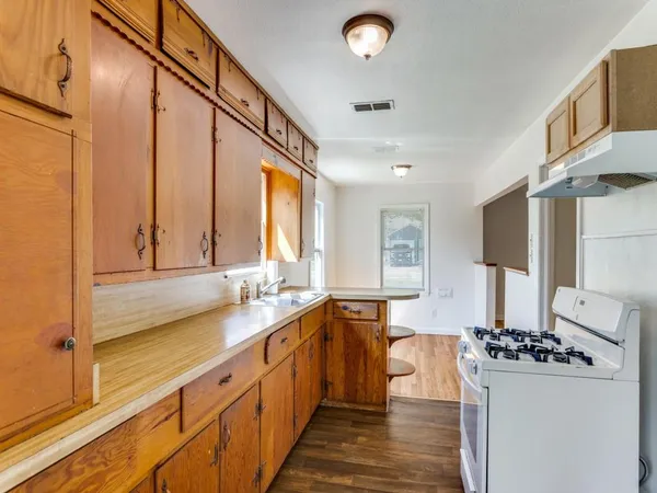 $229,900 | 5433 Thomas Lane, River Oaks, TX 76114