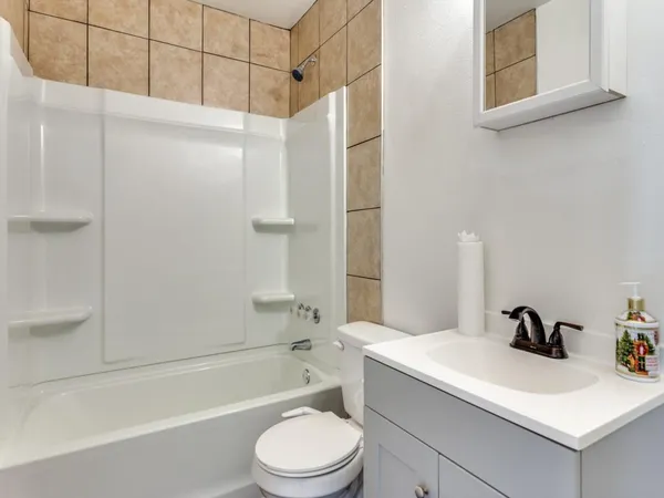 $229,900 | 5433 Thomas Lane, River Oaks, TX 76114