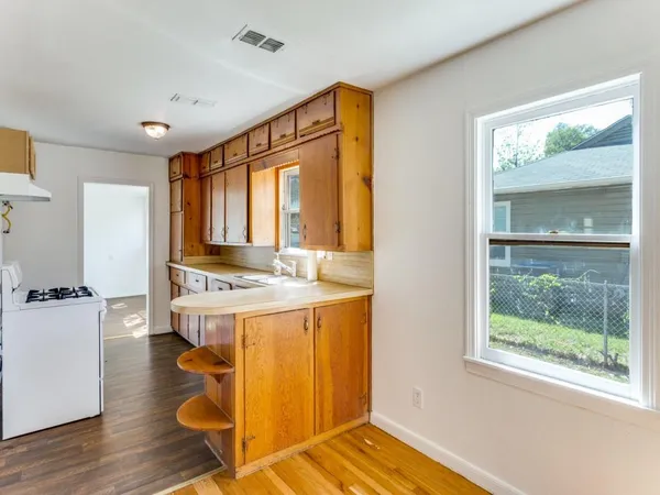 $229,900 | 5433 Thomas Lane, River Oaks, TX 76114