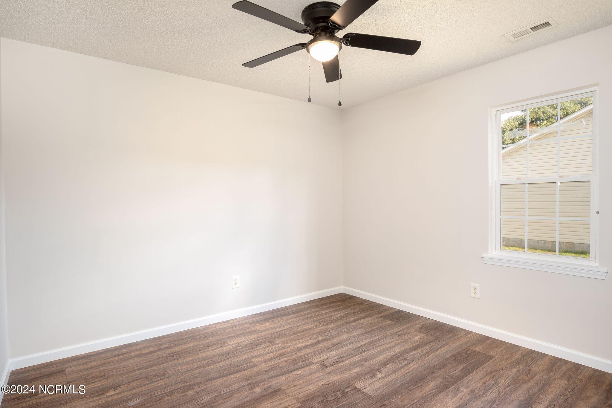 101 Linden Road Richlands, NC 28574 - Photo 16 of 21 101 Linden Rd-26