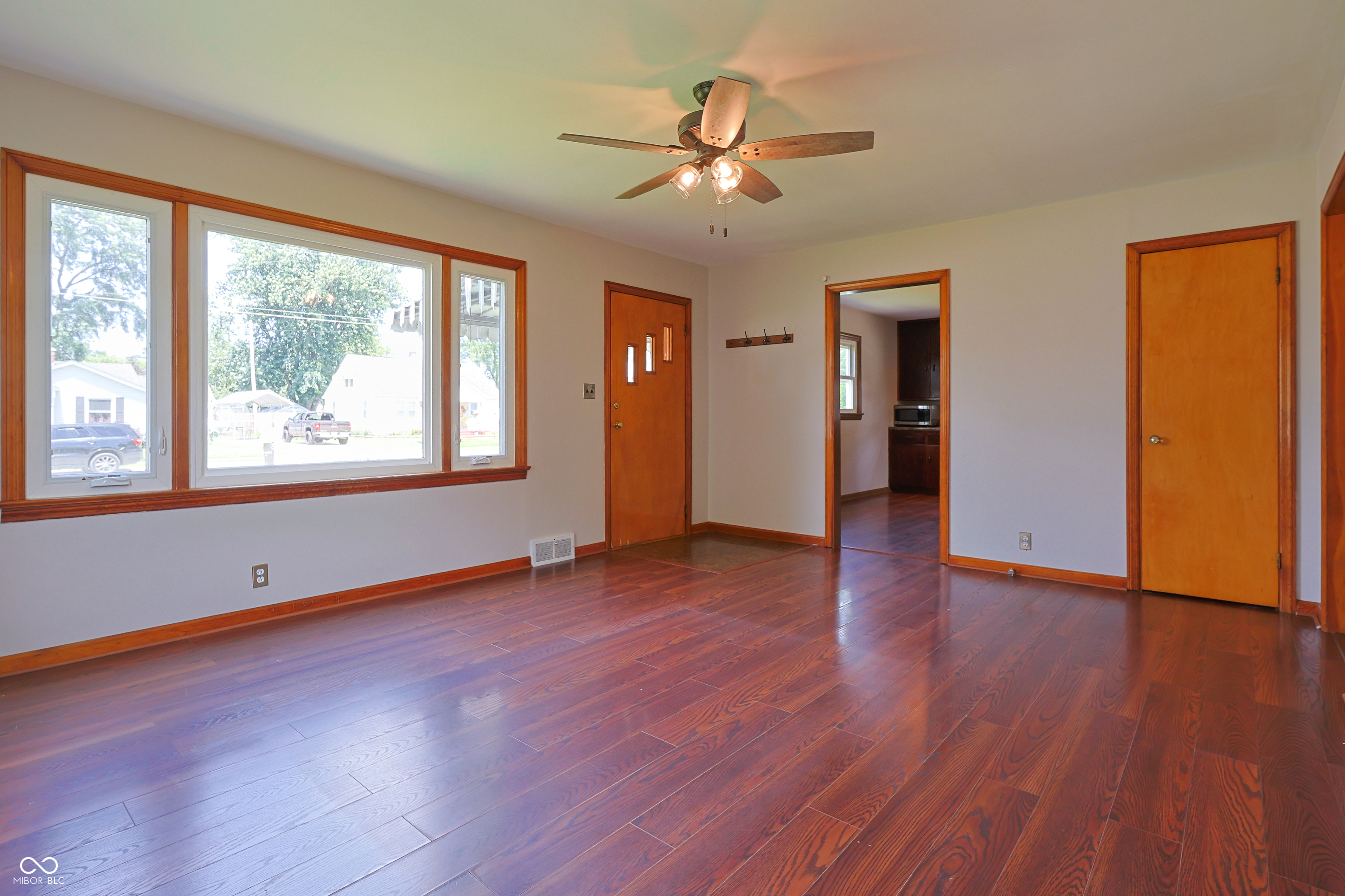 2341 Indiana Avenue Columbus, IN 47201 - Photo 8 of 35