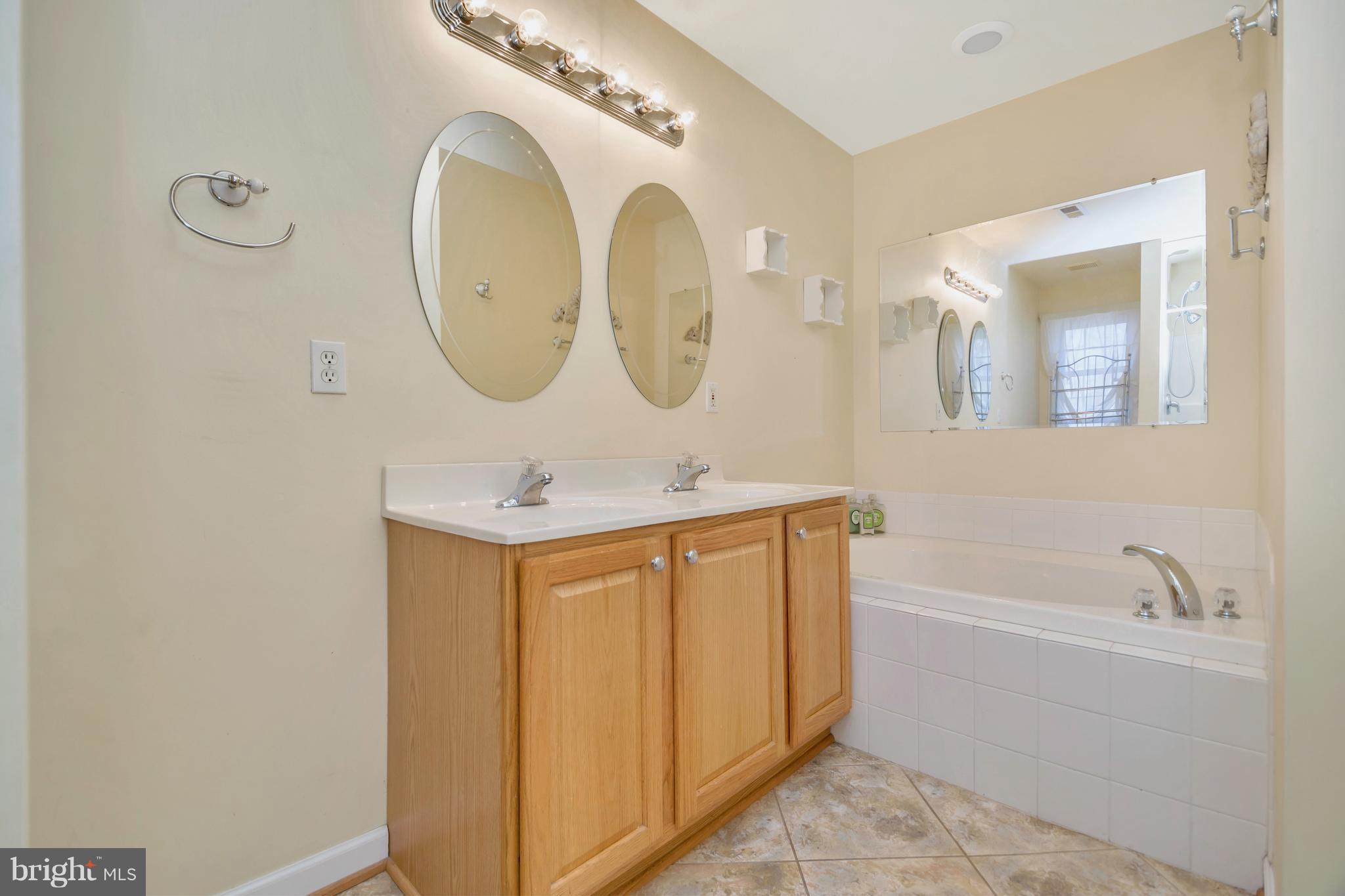 200 Freedom Road Locust Grove, VA 22508 - Photo 20 of 30 Double vanities and soaker tub!