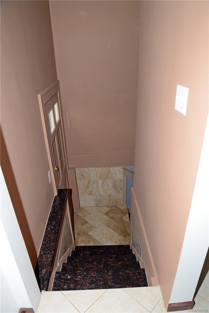2215 West Auburn Road Rochester, MI 48309 - Photo 27 of 34 TO BASEMENT AREA
