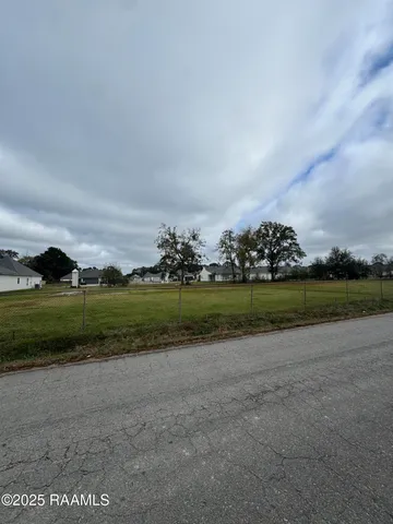 $215,000 | 113 Des Jacques Road, Lafayette, LA 70506
