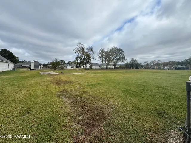 $215,000 | 113 Des Jacques Road, Lafayette, LA 70506