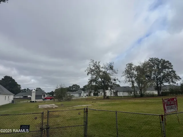 $215,000 | 113 Des Jacques Road, Lafayette, LA 70506