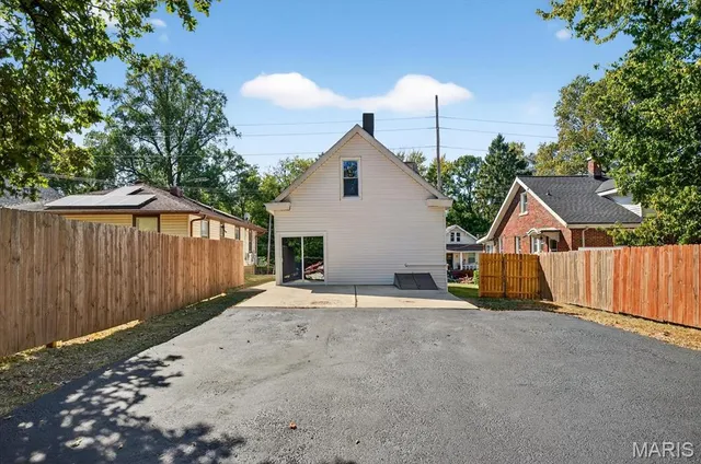 $165,000 | 731 State Street, Belleville, IL 62220