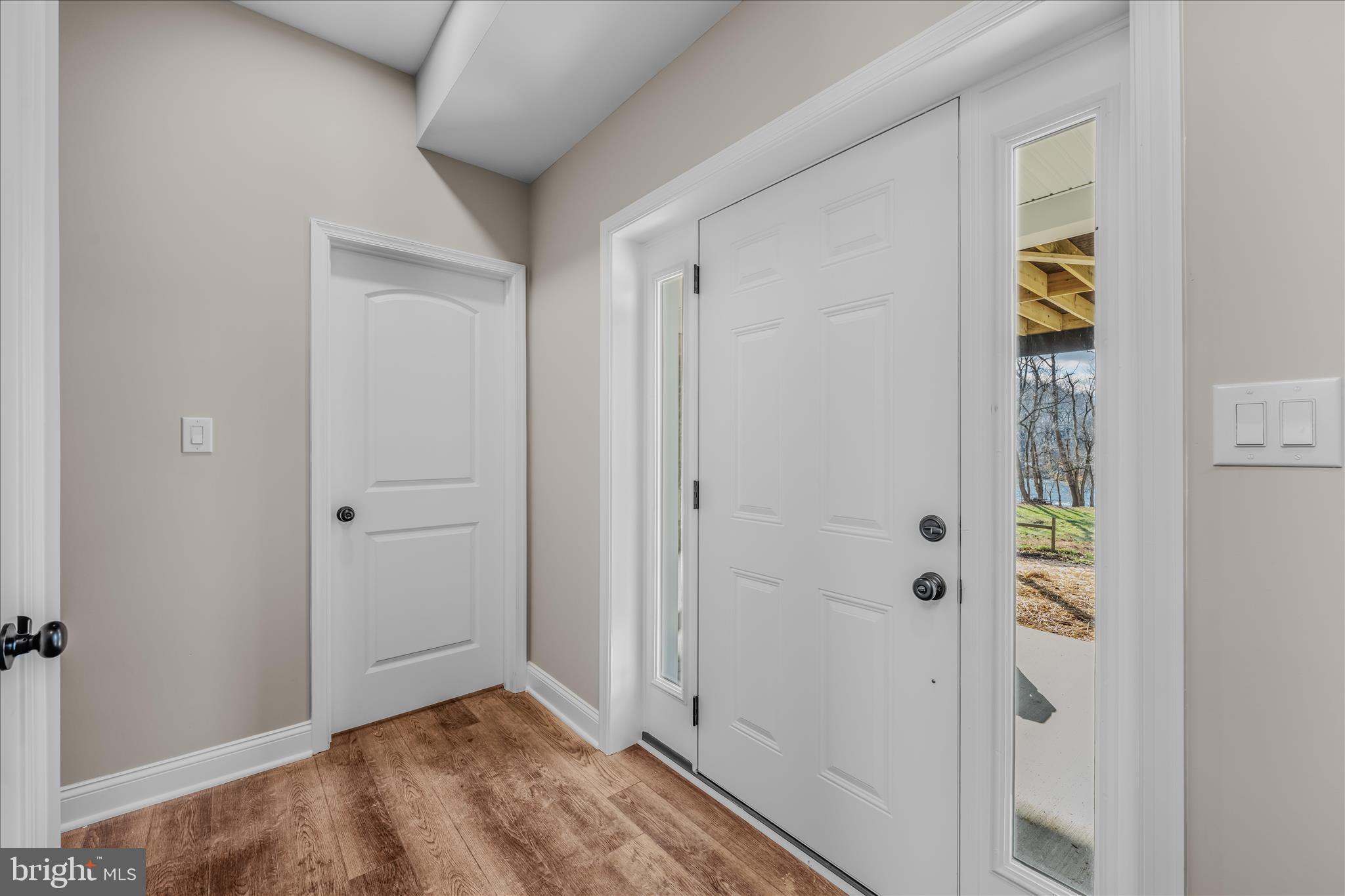 191 Shenandoah Ranch Road Harpers Ferry, WV 25425 - Photo 9 of 53 Foyer