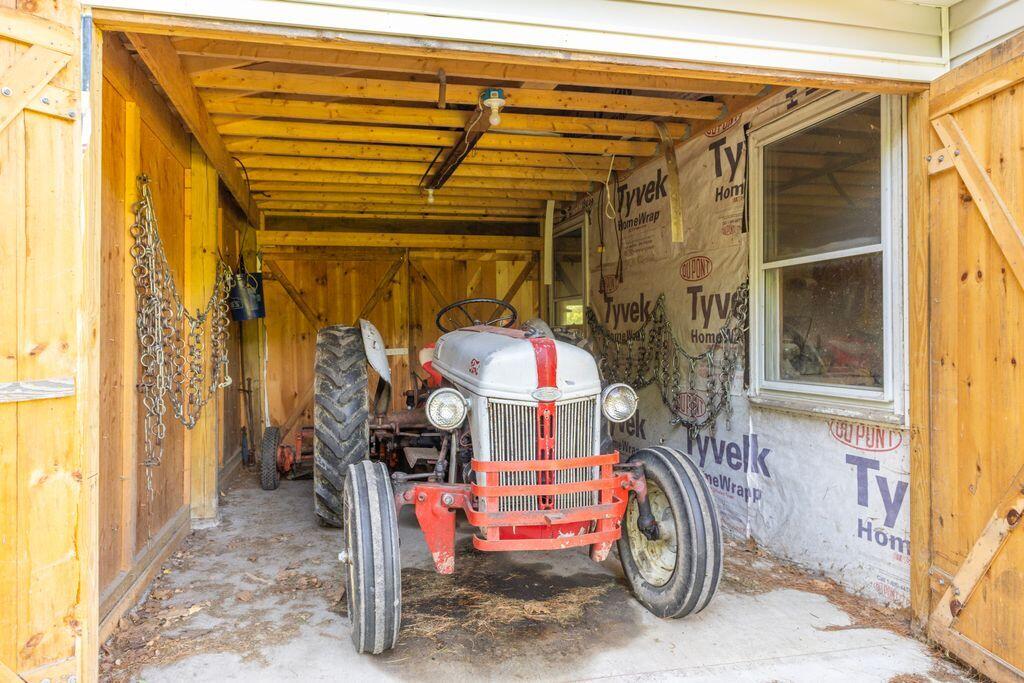 33 McLellan Road Gorham, ME 04038 - Photo 45 of 50 Tractor space