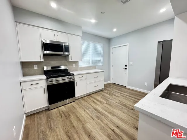 $2,837 | 5637 Homeside Avenue, Unit 5637 3/4, Los Angeles, CA 90016