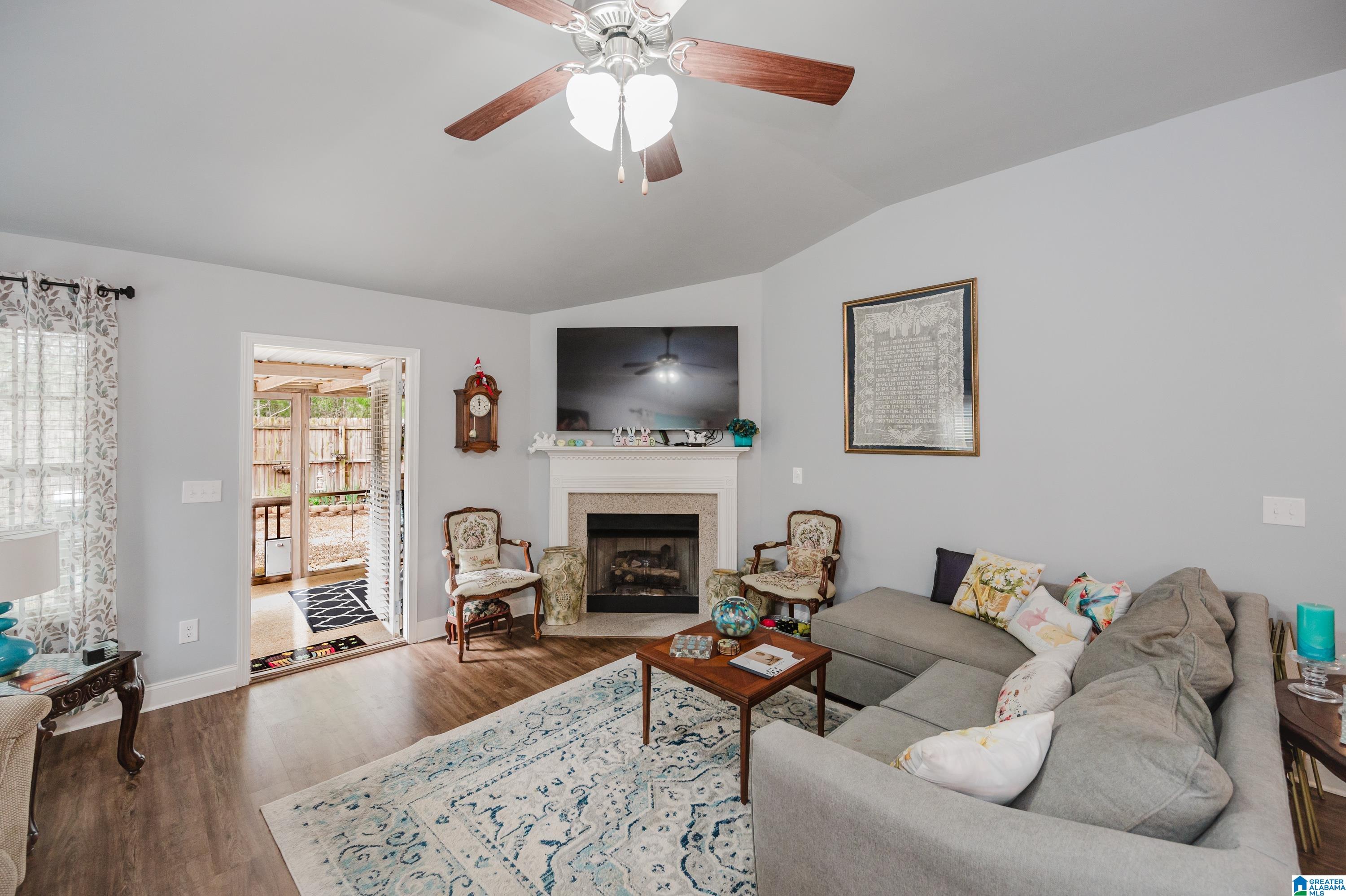 300 Vincent Street Alabaster, AL 35007 - Photo 8 of 34