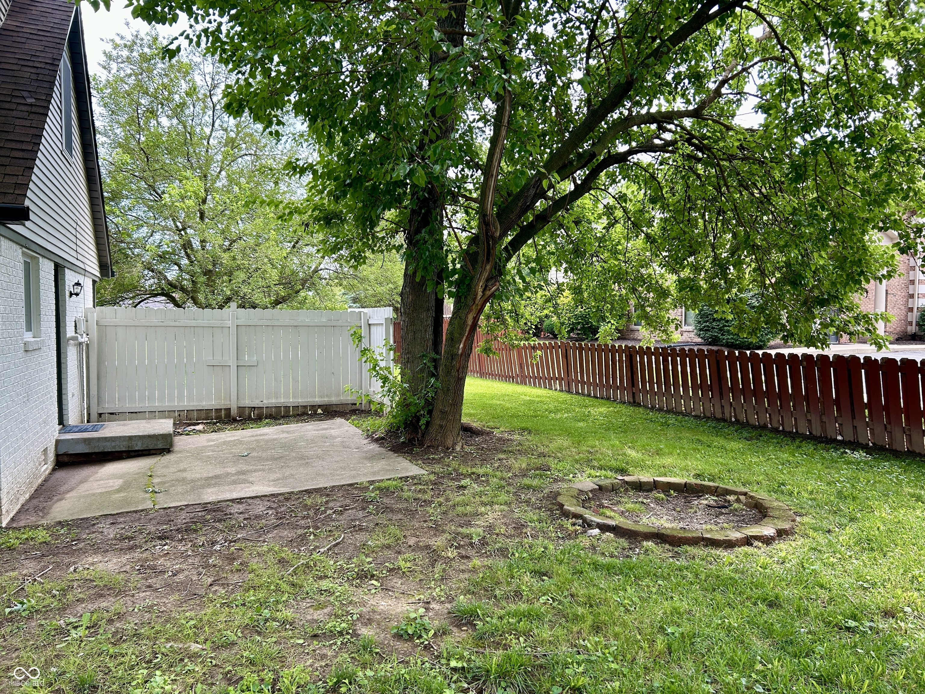 1286 Stonegate Road Greenwood, IN 46142 - Photo 26 of 27