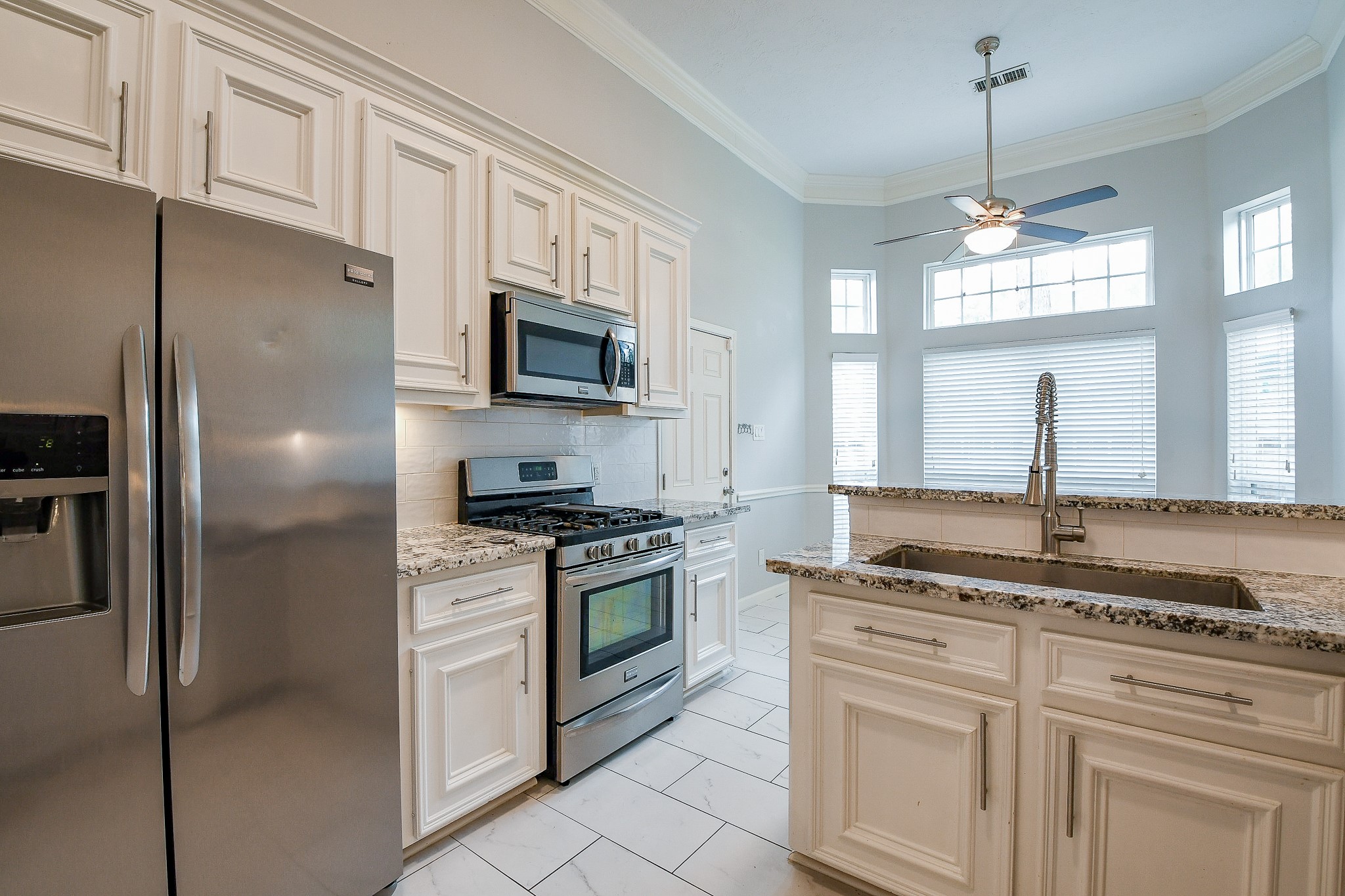 21818 Windsor Castle Drive Spring, TX 77388 - Photo 12 of 32