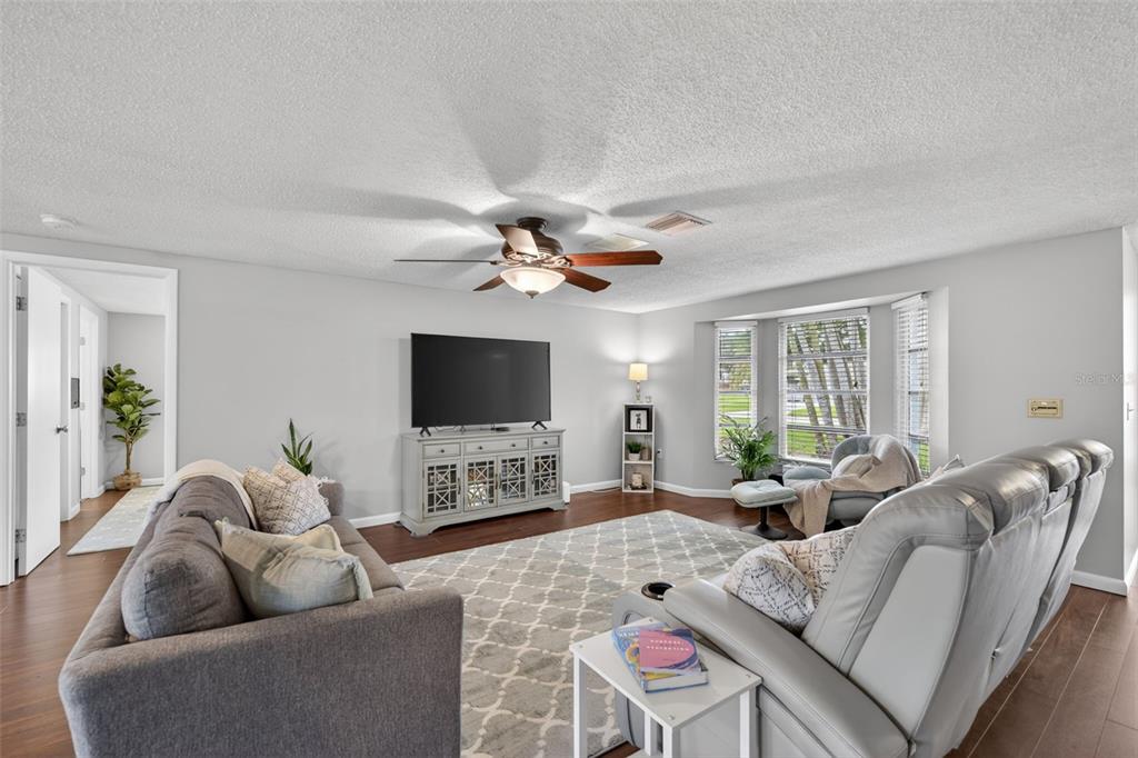 1226 Pine Needle Road Venice, FL 34285 - Photo 7 of 58