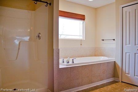 48765 Hanford Road Canton, MI 48187 - Photo 18 of 24 Master Bath.jpg
