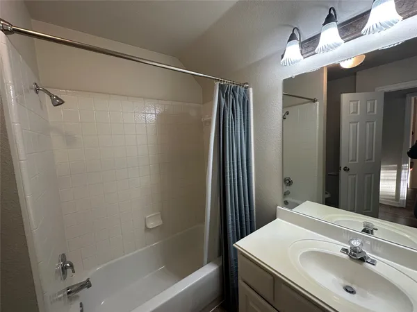 $3,000 | 2745 Lake Forest Drive, Round Rock, TX 78665
