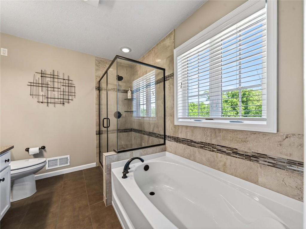 182 Timarron Trail Greece, NY 14612 - Photo 34 of 48 Primary bedroom bath