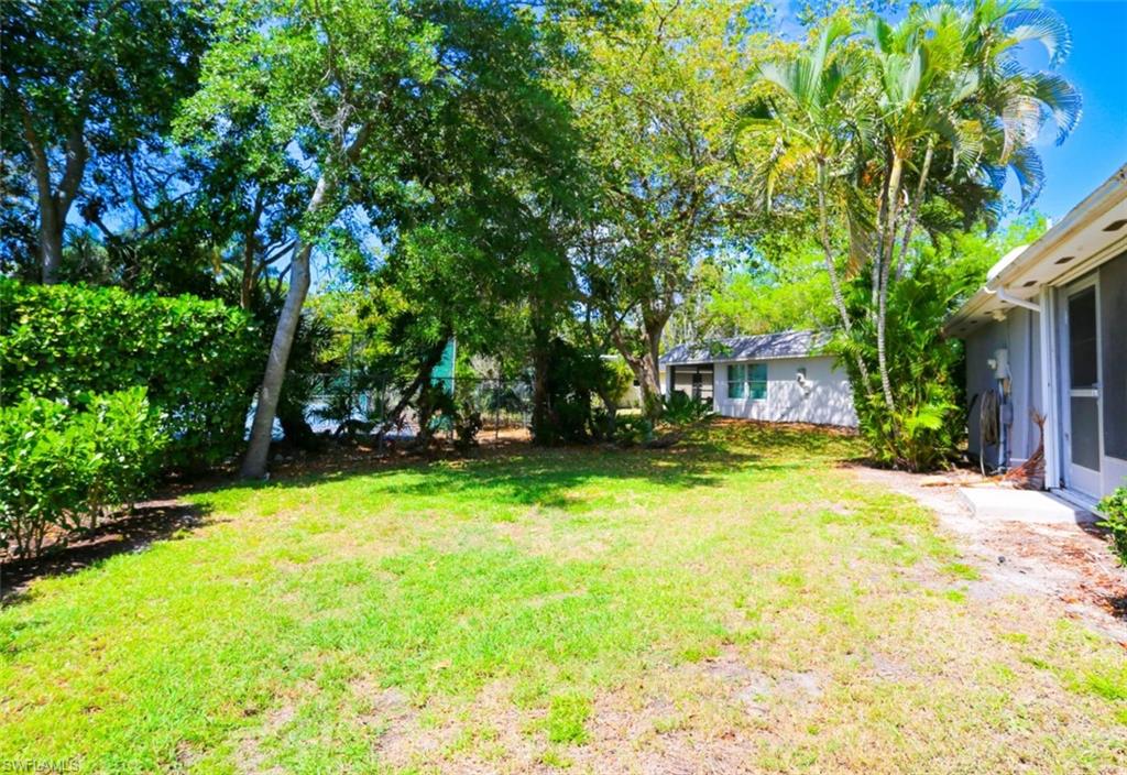 225 Georgetown Boulevard Naples, FL 34112 - Photo 14 of 37 View of yard