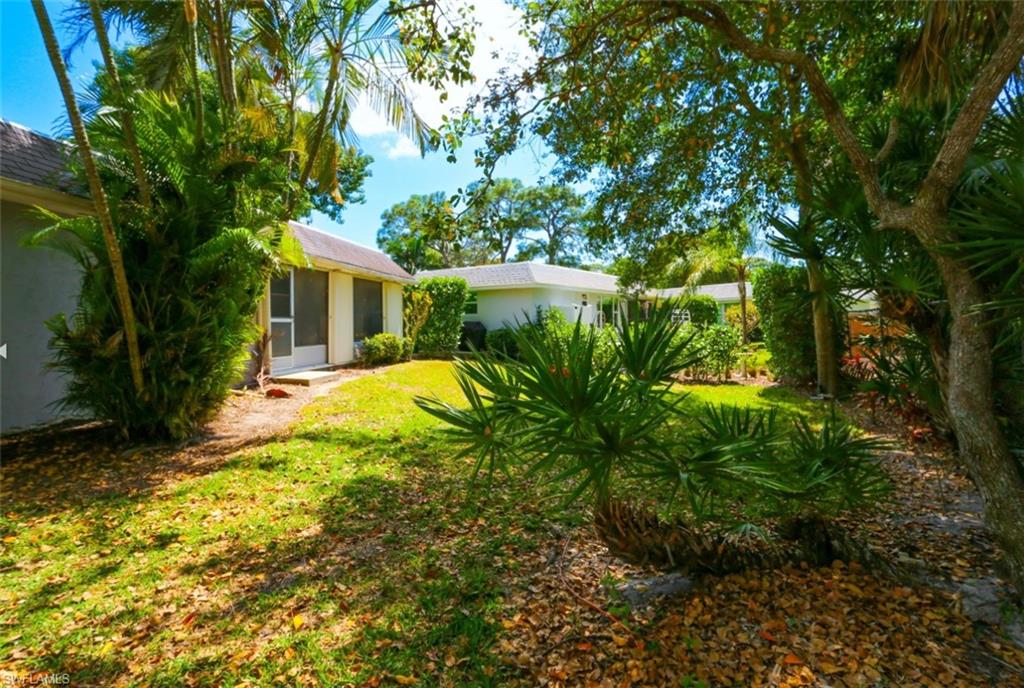 225 Georgetown Boulevard Naples, FL 34112 - Photo 9 of 37 View of yard