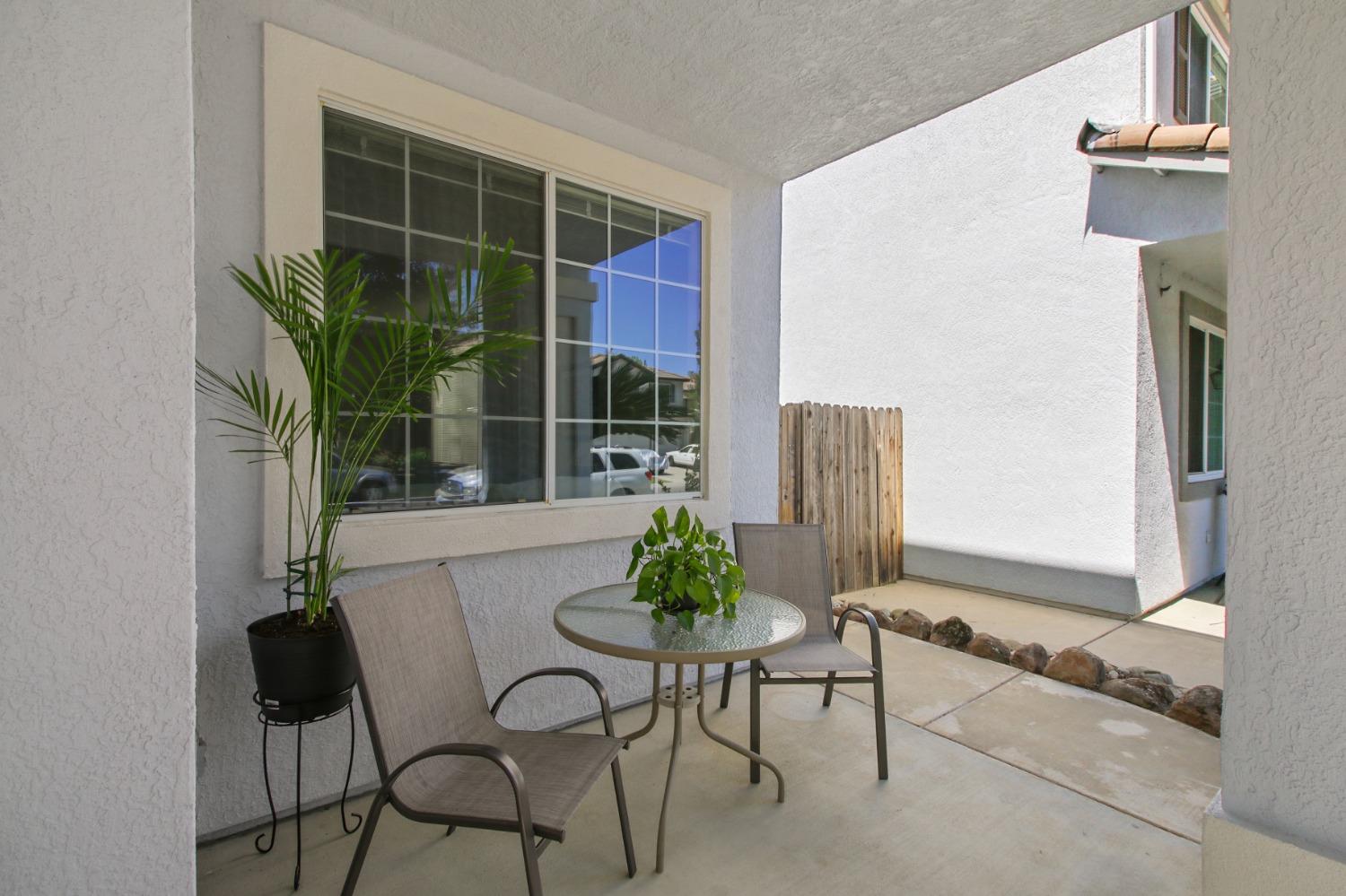 11568 Pyrites Court Gold River, CA 95670 - Photo 3 of 60 a dining room with furniture and window