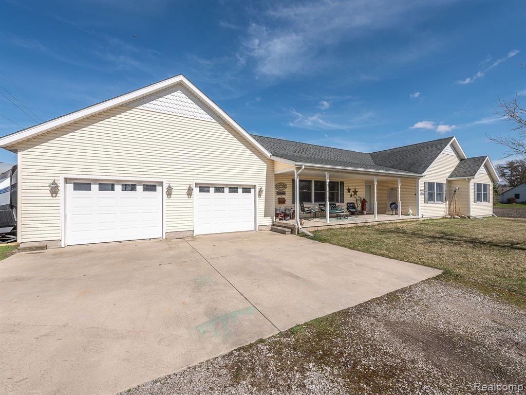 7992 Bluebush Road Maybee, MI 48159 - Photo 2 of 38