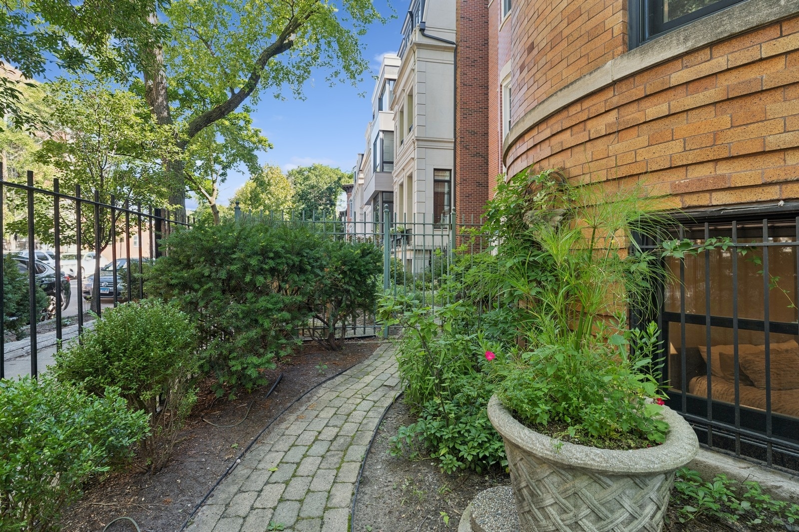 2027 North Howe Street, Unit 1 Chicago, IL 60614 - Photo 25 of 28 a view of a backyard with plants