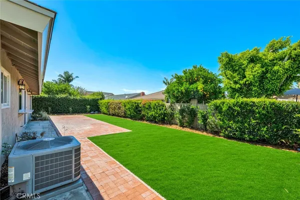 $1,149,900 | 709 East Meadowbrook Avenue, Orange, CA 92865