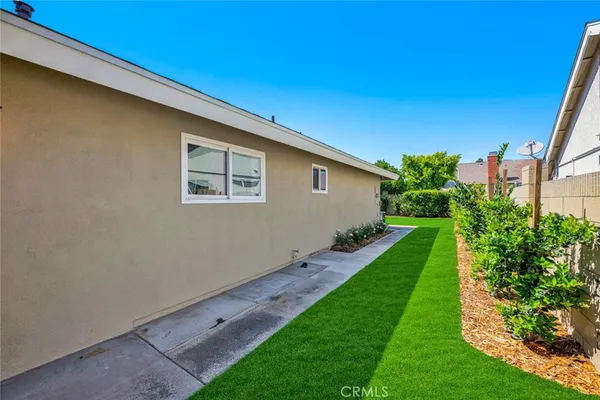 $1,149,900 | 709 East Meadowbrook Avenue, Orange, CA 92865