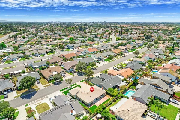 $1,149,900 | 709 East Meadowbrook Avenue, Orange, CA 92865