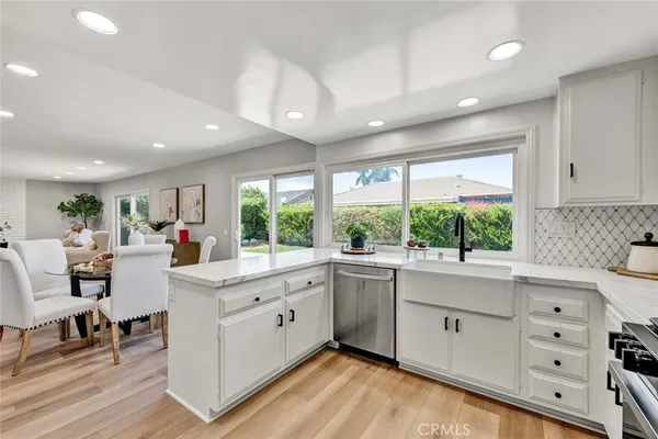 $1,149,900 | 709 East Meadowbrook Avenue, Orange, CA 92865