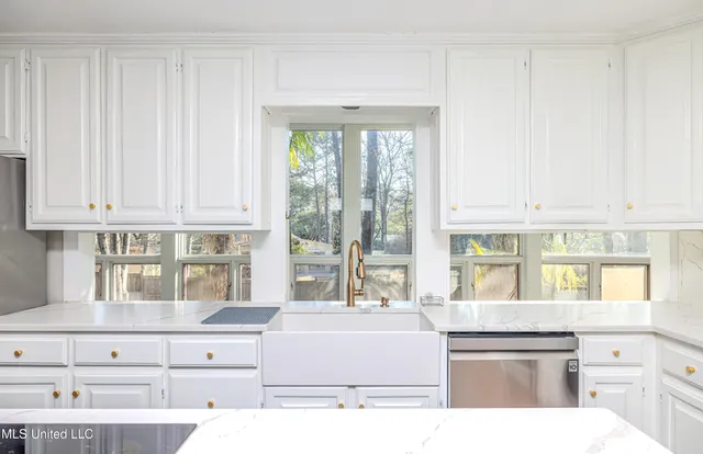 $477,000 | 1990 Petit Bois Street North, Jackson, MS 39216