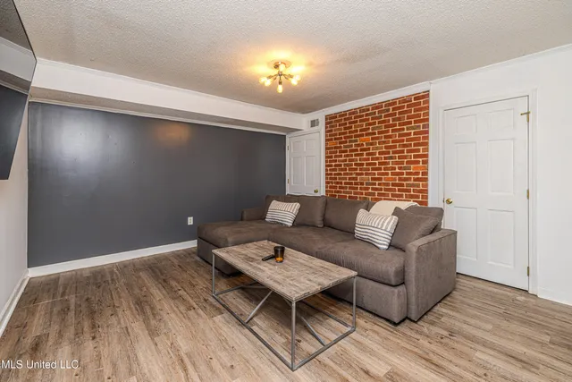 $477,000 | 1990 Petit Bois Street North, Jackson, MS 39216