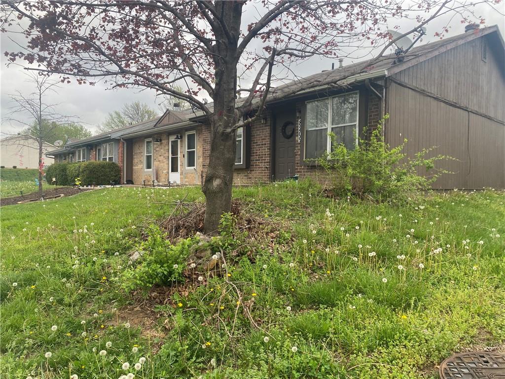 8213 Northwest Mace Road Kansas City, MO 64152 - Photo 3 of 9
