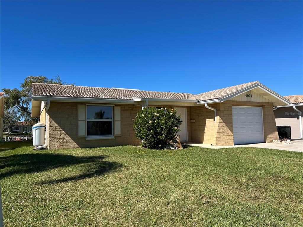 4937 Dory Drive New Port Richey, FL 34652 - Photo 3 of 68