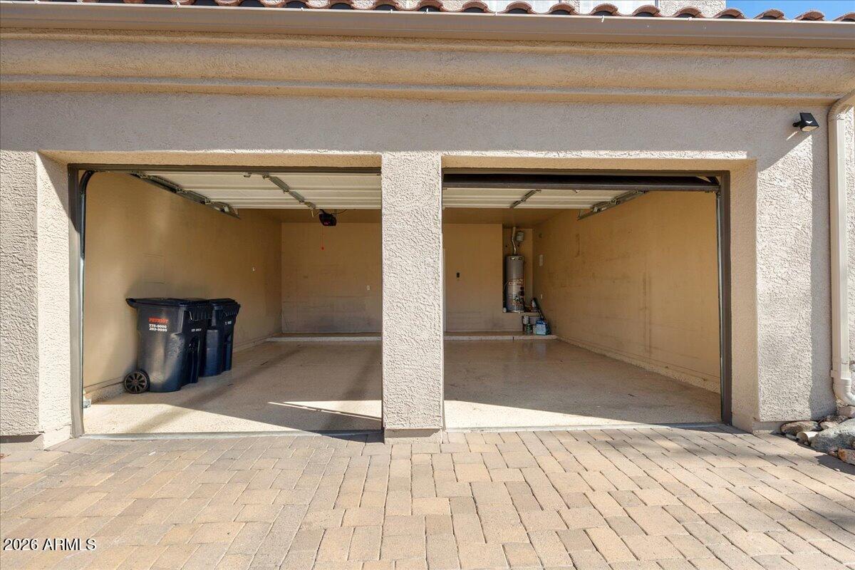 813 Alfonse Road Clarkdale, AZ 86324 - Photo 27 of 41 a view of a living room
