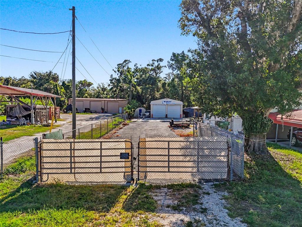 7813 Leo Kidd Avenue Port Richey, FL 34668 - Photo 39 of 95