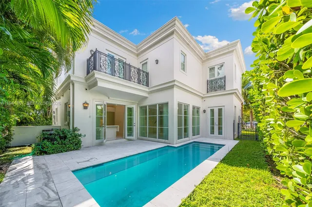 $15,000 | 315 Santander Avenue, Unit 311, Coral Gables, FL 33134