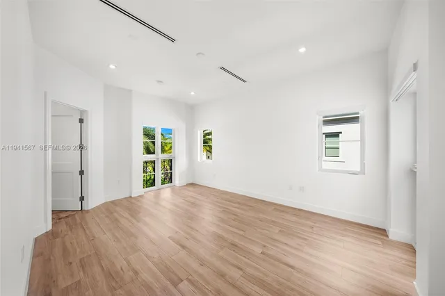 $15,000 | 315 Santander Avenue, Unit 311, Coral Gables, FL 33134