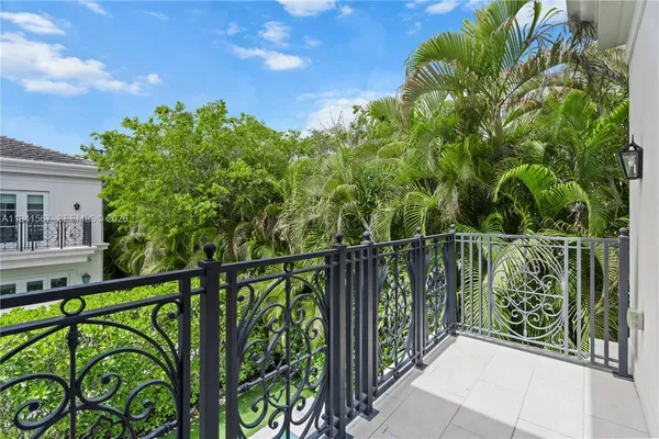 $12,999 | 315 Santander Avenue, Unit 311, Coral Gables, FL 33134