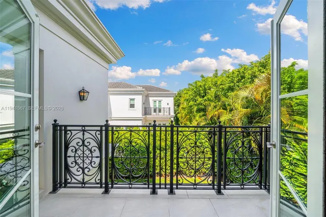 $15,000 | 315 Santander Avenue, Unit 311, Coral Gables, FL 33134