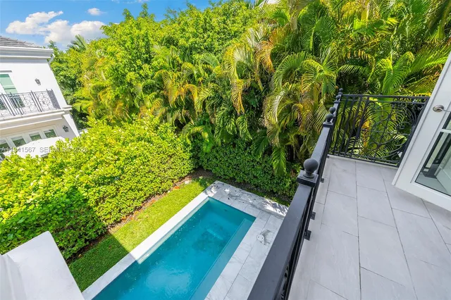 $14,000 | 315 Santander Avenue, Unit 311, Coral Gables, FL 33134