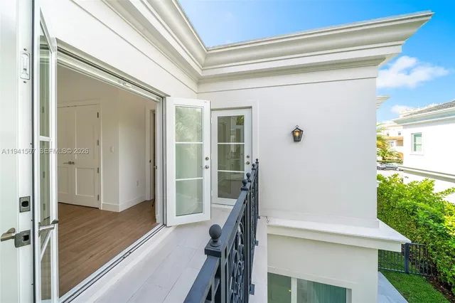 $15,000 | 315 Santander Avenue, Unit 311, Coral Gables, FL 33134