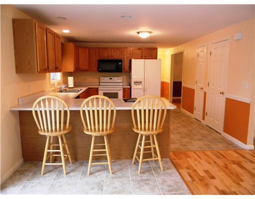 120 Wood Road Gorham, ME 04038 - Photo 3 of 21 Kitchen.