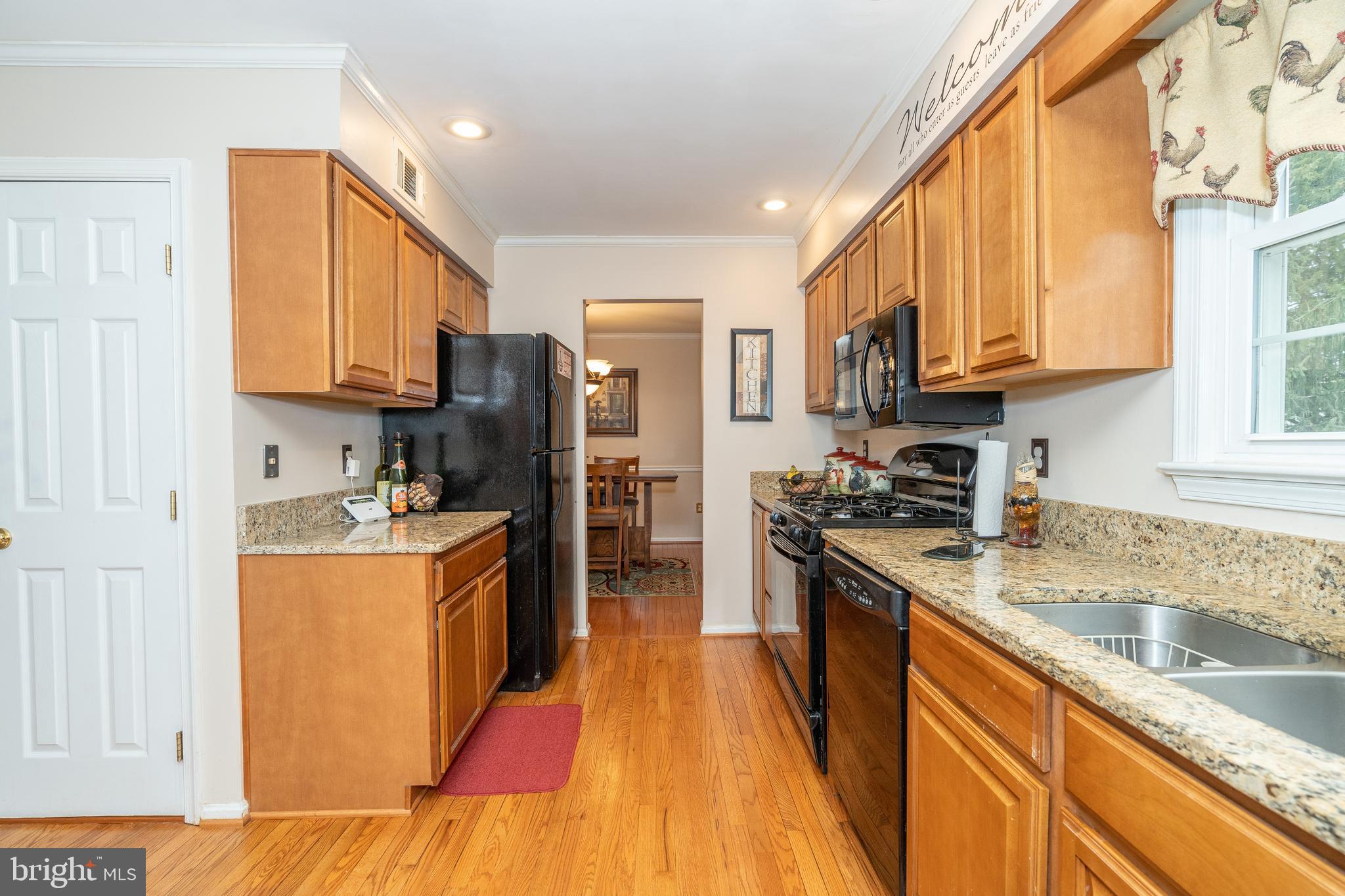 8818 Rachell Court Manassas, VA 20110 - Photo 3 of 37 Gallery Image 3