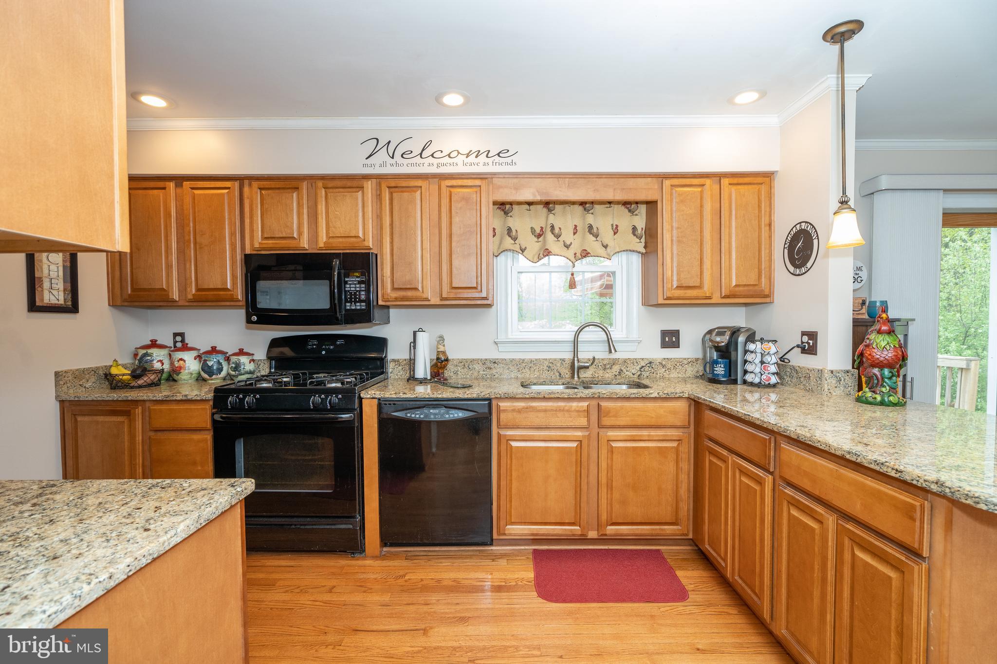 8818 Rachell Court Manassas, VA 20110 - Photo 4 of 37 Gallery Image 4