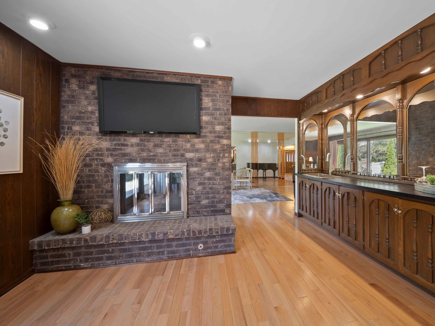 3720 Liberty Lane Glenview, IL 60025 - Photo 9 of 45