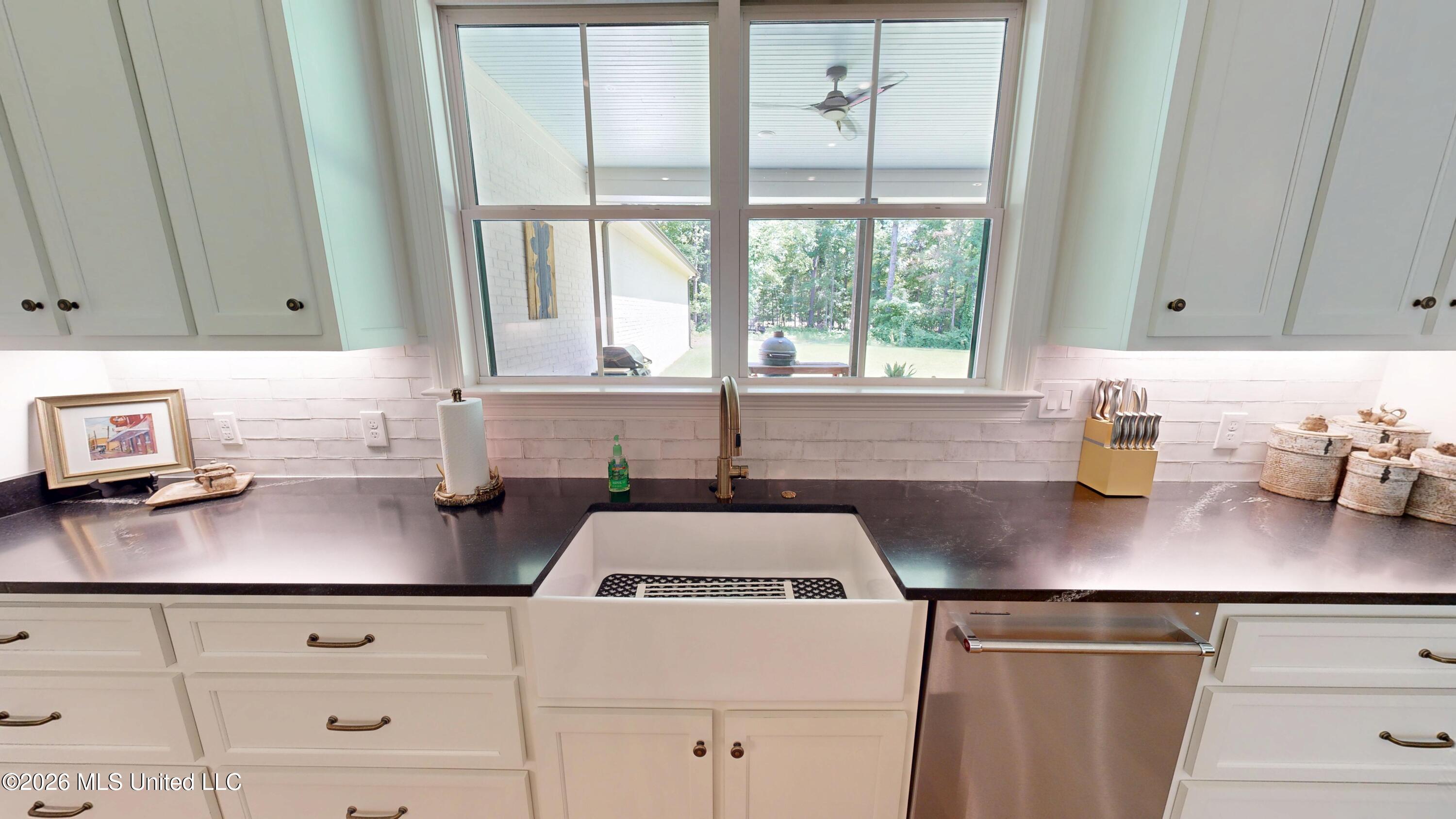 1178 Hickory Ridge Drive Hernando, MS 38632 - Photo 27 of 65 Kitchen