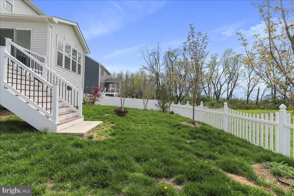 a view of a garden with a small yard